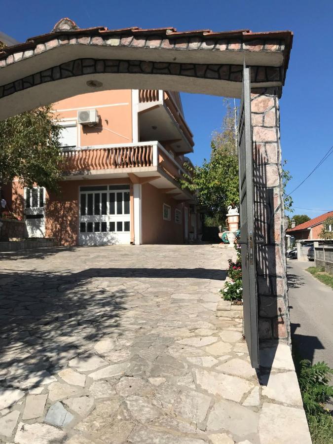 Apartmani Breze Podgorica Exteriör bild